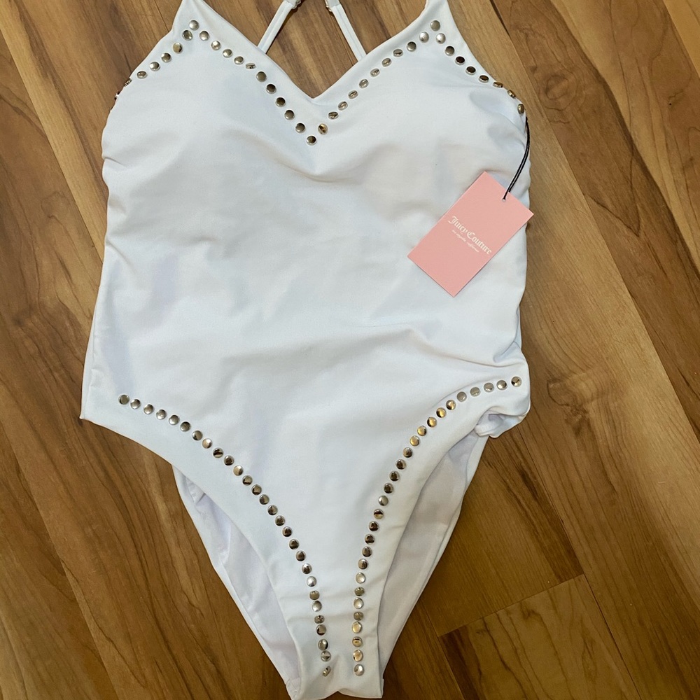 One piece bathing suit